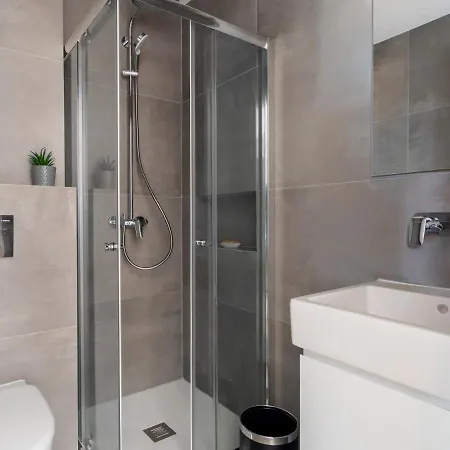 Lägenhet 1 Bedroom With Bathroom *