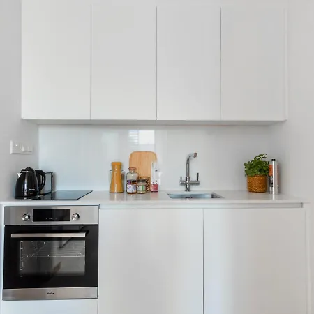 1 Bedroom With Bathroom * לרנקה